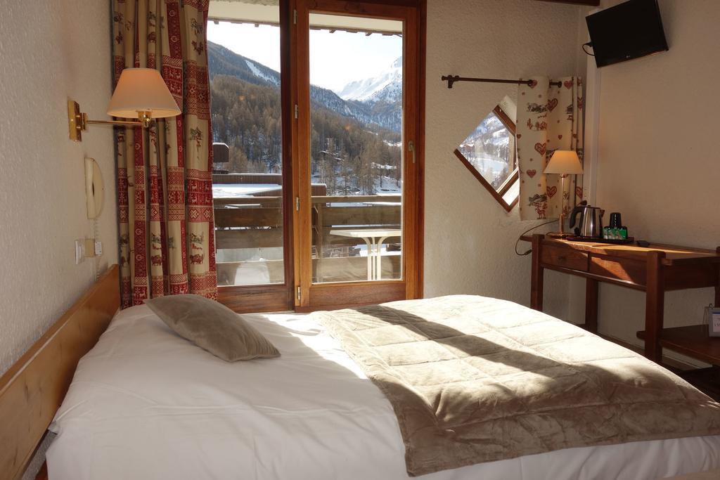 Hotel L'Escale Blanche Les Orres Habitación foto